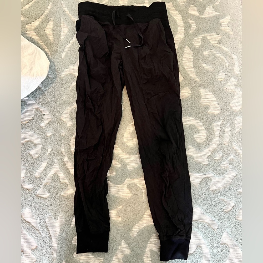 Lululemon Dance Studio Joggers - Size 6